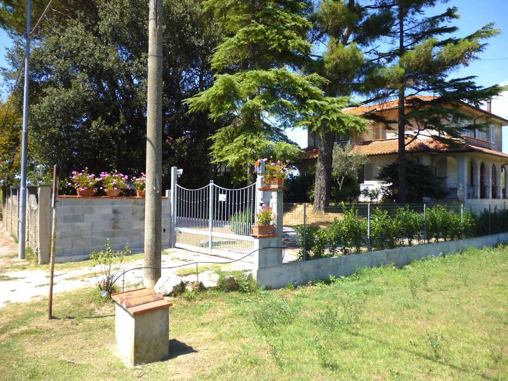 Villetta La Pineta Latignano ภายนอก รูปภาพ